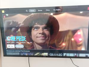 Панорамен апартамент за нощувки с гледка към парк и планини