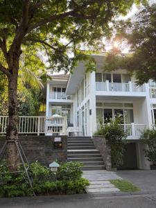 Luxury Villa Da Nang Beach by Chou