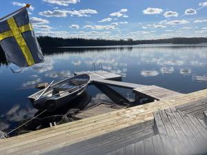 Secluded, private jetty, facing south, on the lake