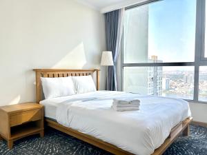 GaoJi House near Landmark 81 Skyline Suite Vinhome Central Park