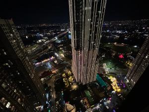 GaoJi House near Landmark 81 Skyline Suite Vinhome Central Park