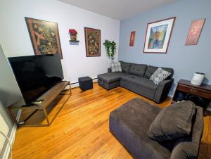 Bright 1 BR in Amazing Location