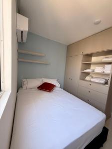 Sunny New Chic Beach 3 bedroom Apartment