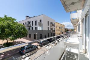 Beach 4 Min Walk, Free Private Parking, Balcony, AC