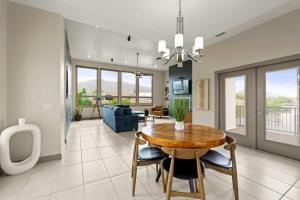 Mountain View Pool House Villa