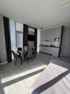 Stylish 2-Bedroom Apartment with Sea View Batumi