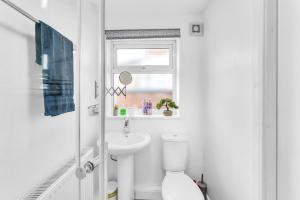 6 Bed Contractor Long term Stay Central Parking