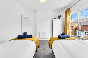 6 Bed Contractor Long term Stay Central Parking