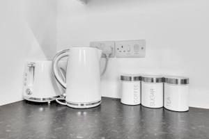 6 Bed Contractor Long term Stay Central Parking