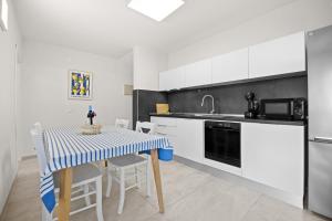 Casa Mira Apartments