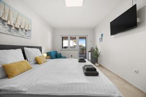 Casa Mira Apartments