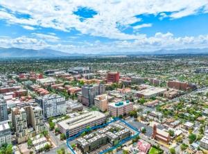 Resort-Style Condo with Pool, Balcony, Walk to U of A