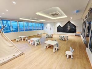 Ciq Studio New Condo I Hot Selling I Netflix 2pax , Premium Design Studio