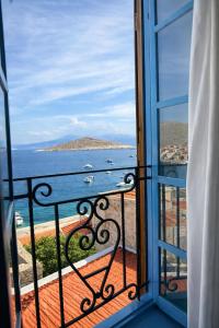 Maestro apartment Chalki