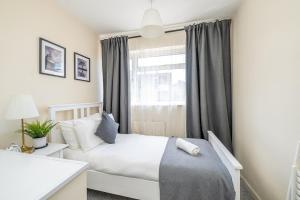 Cosy Sleeps 9 Leisure Contractors