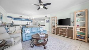 Beachfront Panoramic Gulf Views Admirals Quarters 306