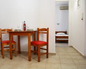 Raphs Studios-Apts By The Sea