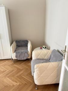 Plaza side apartman