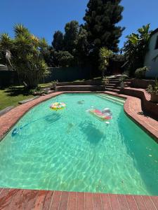 Casa Yucca - Big Pool, Garden, Indoor Braai, 450m to Beach, Secure Parking