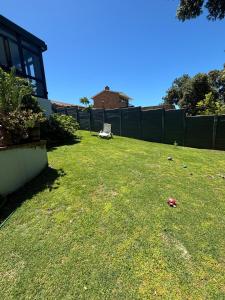 Casa Yucca - Big Pool, Garden, Indoor Braai, 450m to Beach, Secure Parking