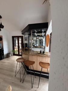 Casa Yucca - Big Pool, Garden, Indoor Braai, 450m to Beach, Secure Parking