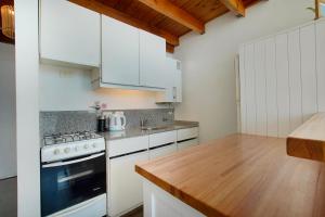 Moderno y Acogedor Depto con Deck & Vista al Lago
