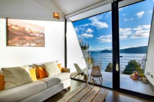 Moderno y Acogedor Depto con Deck & Vista al Lago
