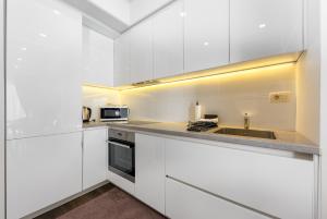 Karigo 6 Central Luxury Apartment