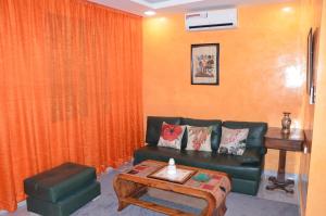 Residence 33 orange