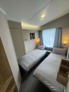 Golden Anchor - Moselle Lodge - Coastal Caravan Breaks
