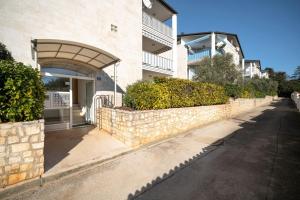 Apartment CRVENA UVALA