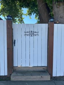 K STREET CARRIAGE HOUSE Studio