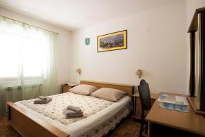 Apartment Vrata Jadrana 1