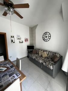 Casa Irrose, bilocale completo di tutti i servizi, in zona tranquilla