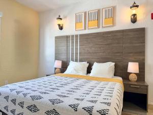 South of Fifth Family & Pet-Friendly Retreat Across from Best Beach in Miami