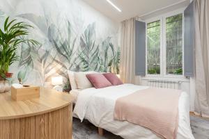 ESCANDAR SUITE Metro GAMBARA 1 min