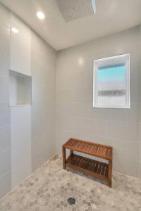 Oaks Beautiful Contemporary Suite #08