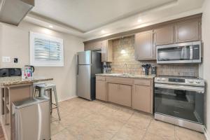 Oaks Beautiful Contemporary Suite #08
