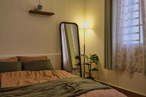 Kén Stay - Sun drenched Living & Local Foodie Hub