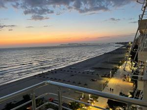 Golden Horizon Sea View Apartment