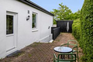 Skovhus 2-room Basement Apartment