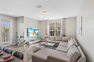 4816-303 Family-Friendly 3BR Condo at Vista Cay