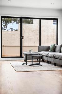 LaneStay - 3B2B Bright Apartment with Free Parking
