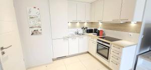 Stunning 2 bed Mamer free parking