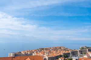 Aquarius Sea View Apartment