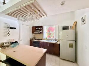 Calamari Homes - Centenario Casa 108 - Walled City