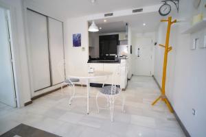 Modern apartment 50 m from the beach