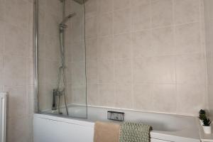 Sunderland Stay Near City Centre with Free Private Parking