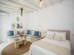 Suite with Jacuzzi & Sea View
