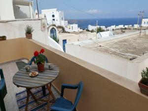 Akrotiri Flat near Red Beach
